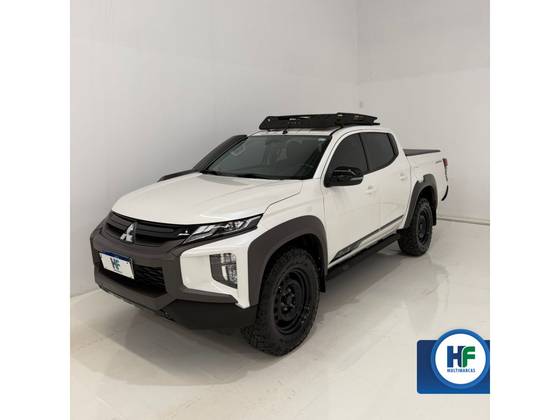 MITSUBISHI L200 TRITON 2.4 16V TURBO DIESEL SPORT SAVANA CD 4P 4X4 AUTOMÁTICO